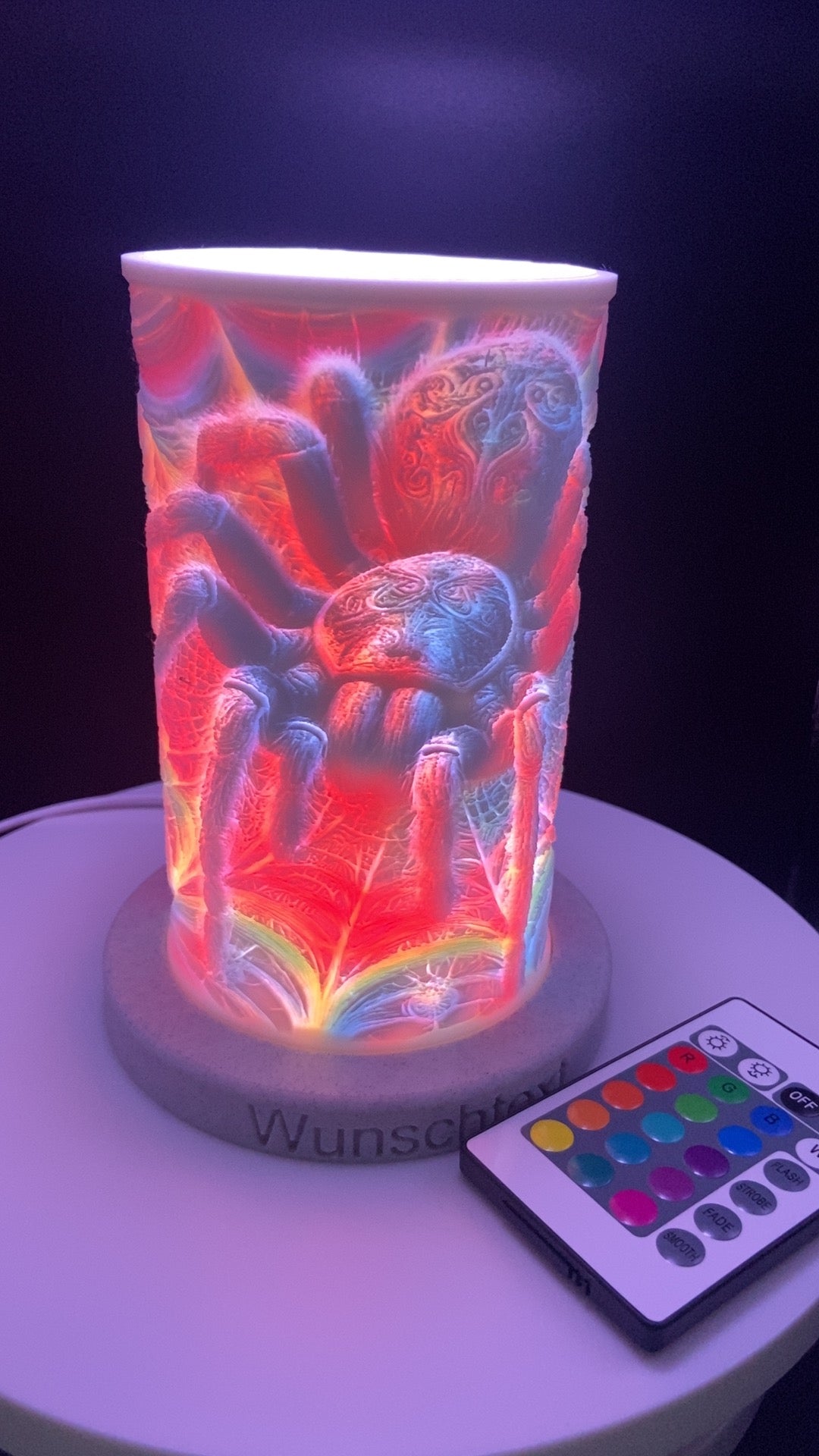 Personalisierbare Leuchtsäule ( auch Farbig erhältlich ) mit Sockel in verschiedenen Farben inkl. Beleuchtung ( Wahlweise Pucklicht oder Spot mit USB Anschluss und Fernbedienung ) ( am Besten das Bild in Querformat )