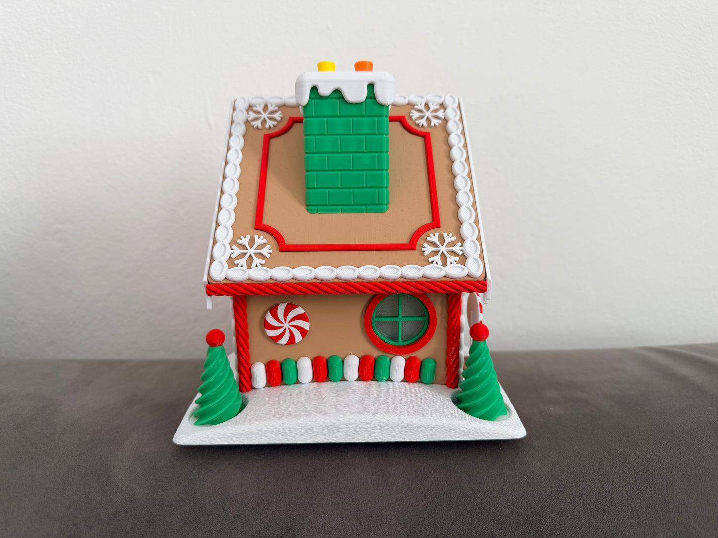 3D-gedrucktes Lebkuchenhaus mit LED-Teelicht